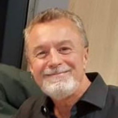 Mattias Haellstroem