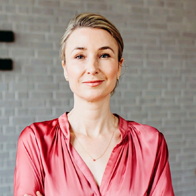 Dr. Manon Sarah Littek