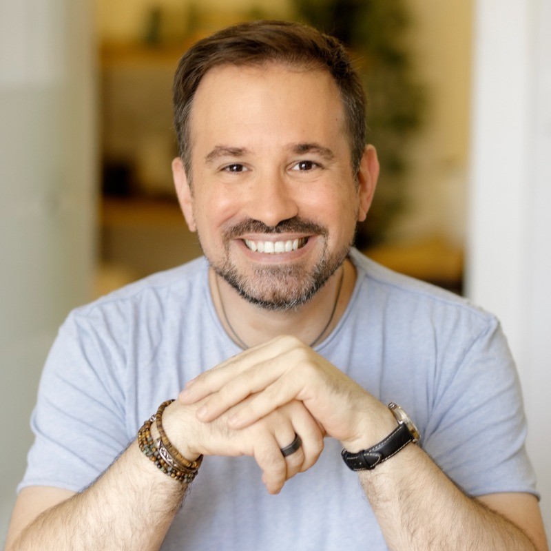 Yuval Ariav