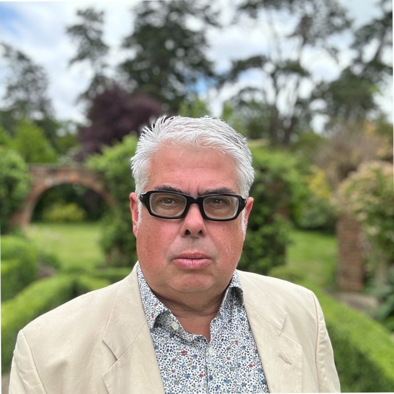 Dr Mark Binns