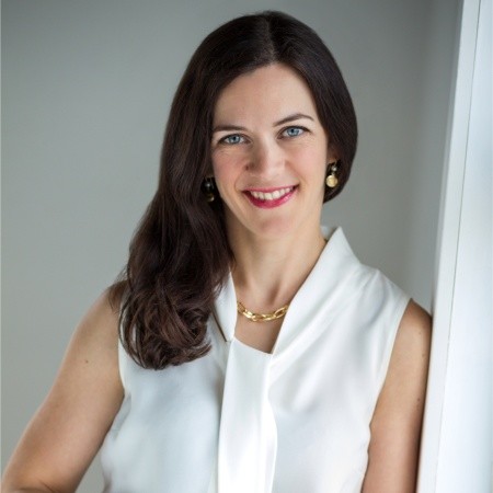 Julie McGill, CA, CBV, ICD.D